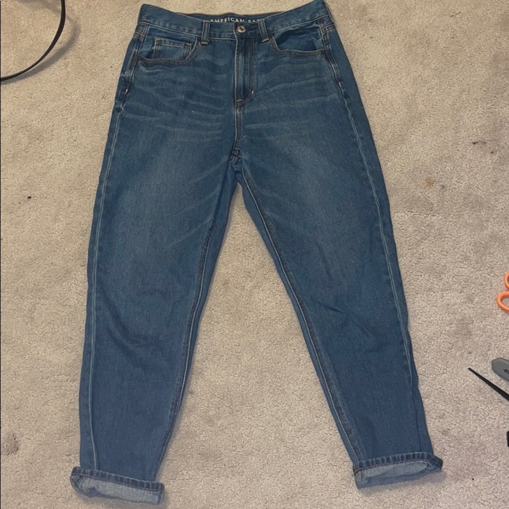 American eagle mom jeans size 4 short